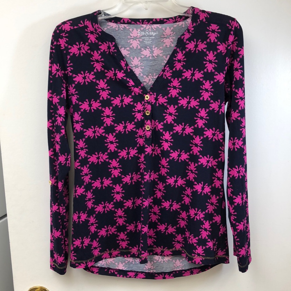 Lilly Pultizer cotton top with button up sleeve